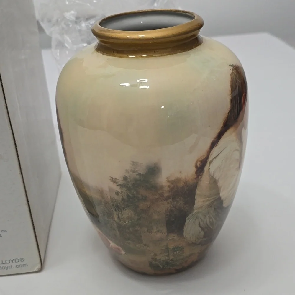 New Open Box House of Lloyd Friends Forever Forever Porcelain Vase